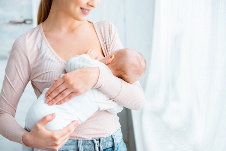 20+ Best Gifts for Nursing Moms: Practical & Thoughtful
