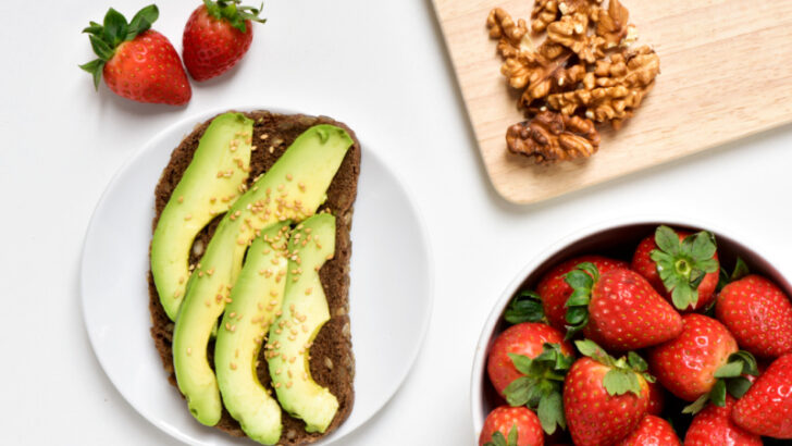 healthy breastfeeding snacks - avocado, strawberries and nuts