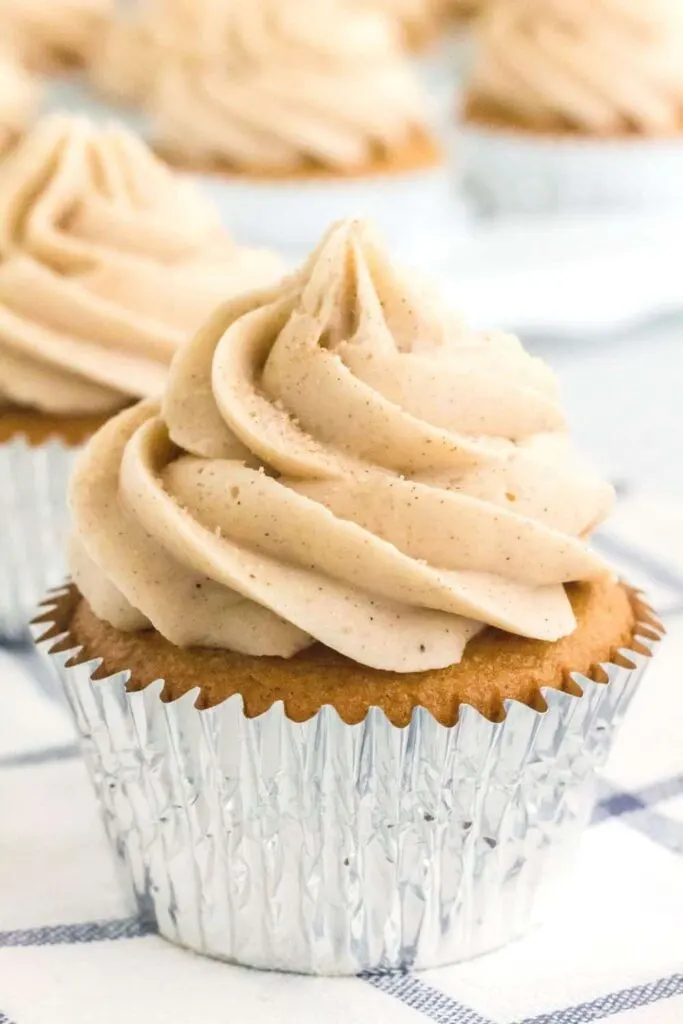 churro cupcakes with cinnamon frosting.
